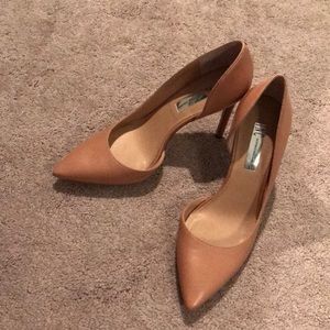Nude leather 3-3/4” pointed closed toe pumps